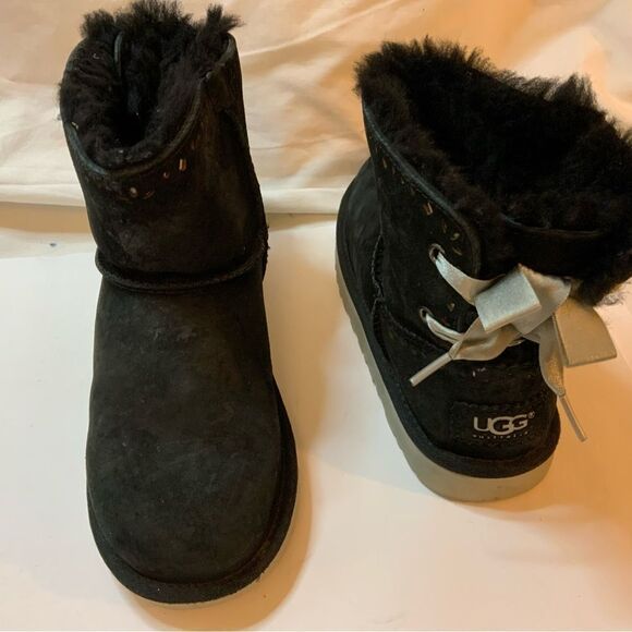 UGG 1010494k Dixi Flora Perforated Bow Ankle Classic Short Boots Fur Black 3 UK2 - Picture 11 of 14